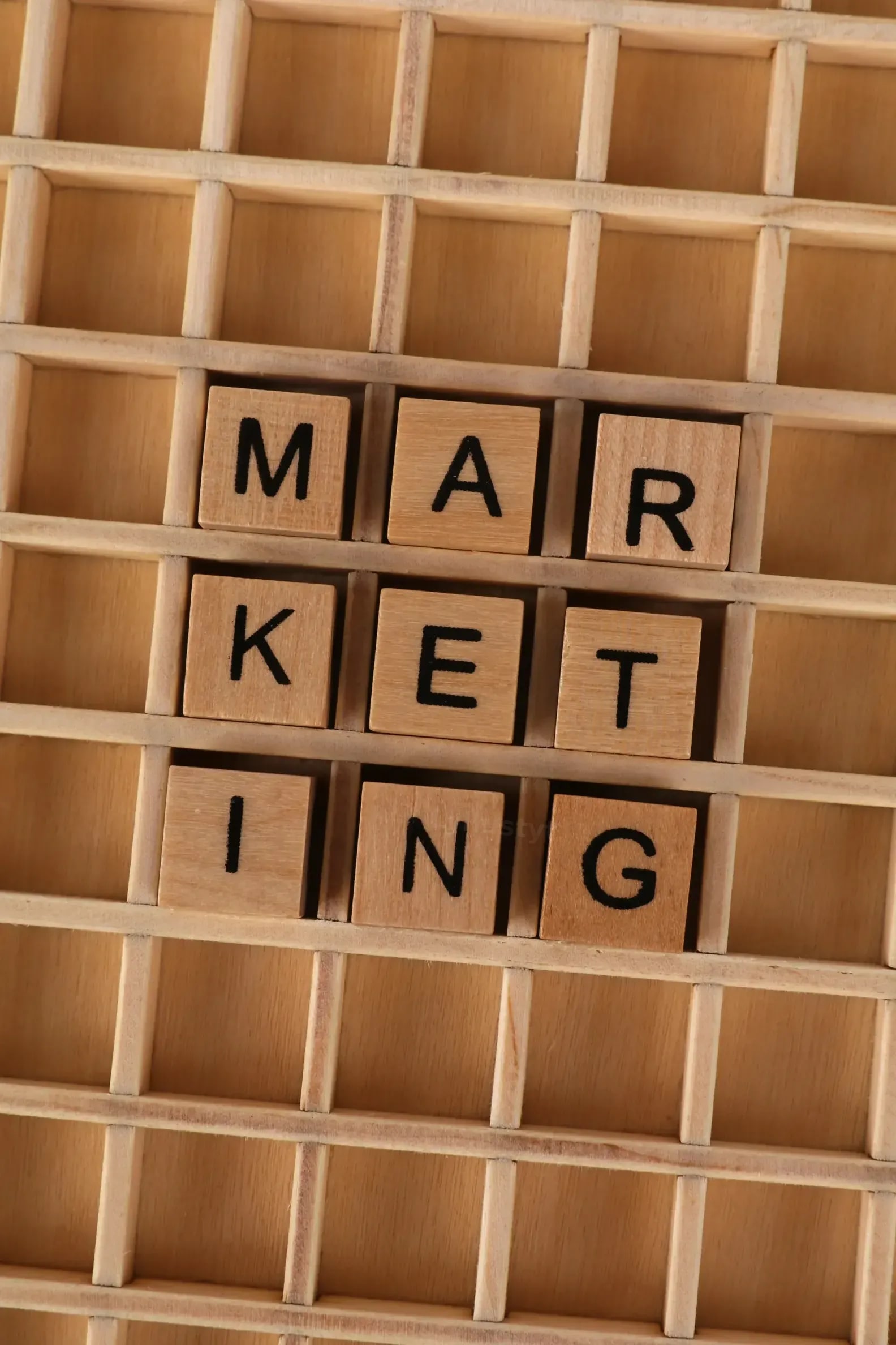 Stratégie marketing et communication à Paris pour faire avancer vos campagnes avec clarté